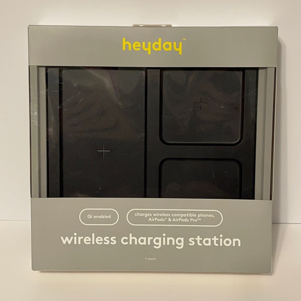 Heyday Black 10W Qi Wireless Charging Station - Compatible for Phone & AirPods